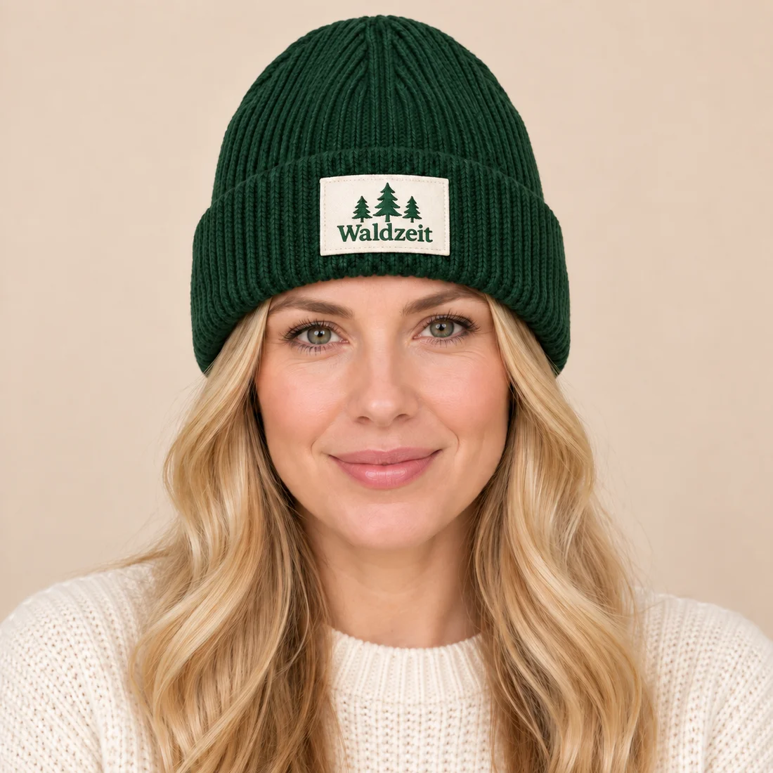 Beanie Waldzeit – auf einem Model
